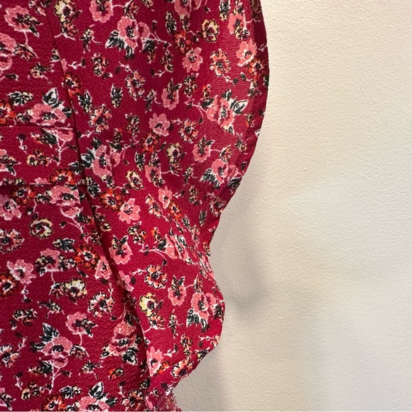 NWOT Monteau Floral Blouse ~ Red/Pink ~ Flutter Sleeves - Picture 5 of 8